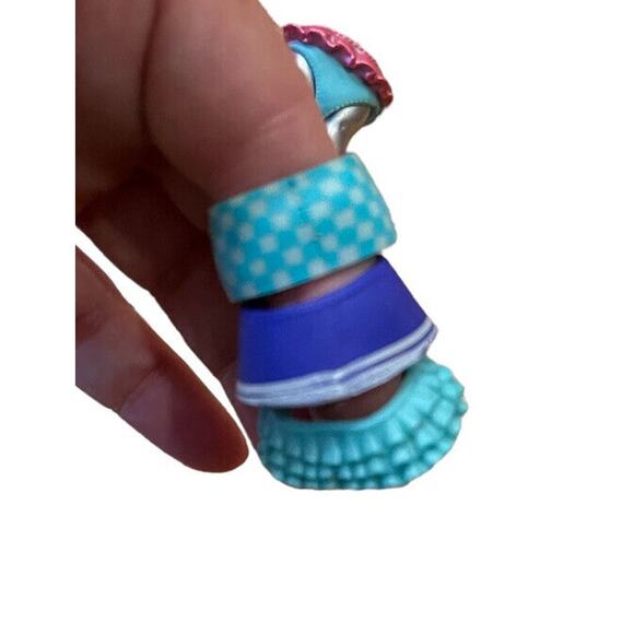 Lol Surprise MGA Lot Of 3 Dolls, 13 Accessories & Clothes Purses Hat Sunglasses - Picture 5 of 5
